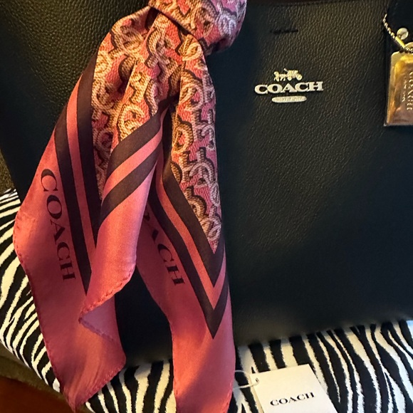 COACH❤️SIGNATURE SILK DIAMOND SCARF~ROUGE ~NEW WITH TAG & COACH BOX - Picture 2 of 7